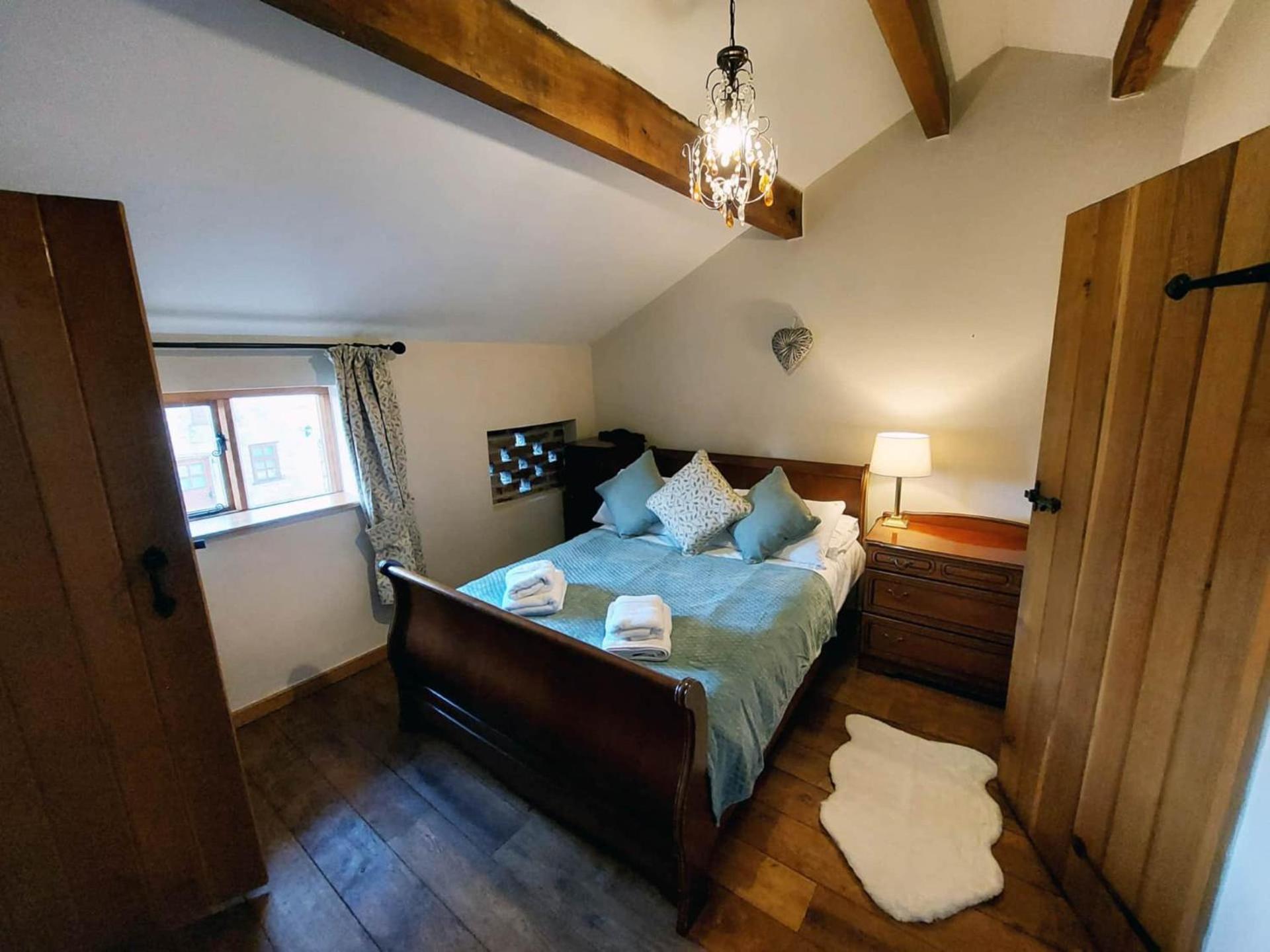 Вилла The Old Mill Barn With Hot Tub And Private Use Of Heated Pool Уиррал Экстерьер фото
