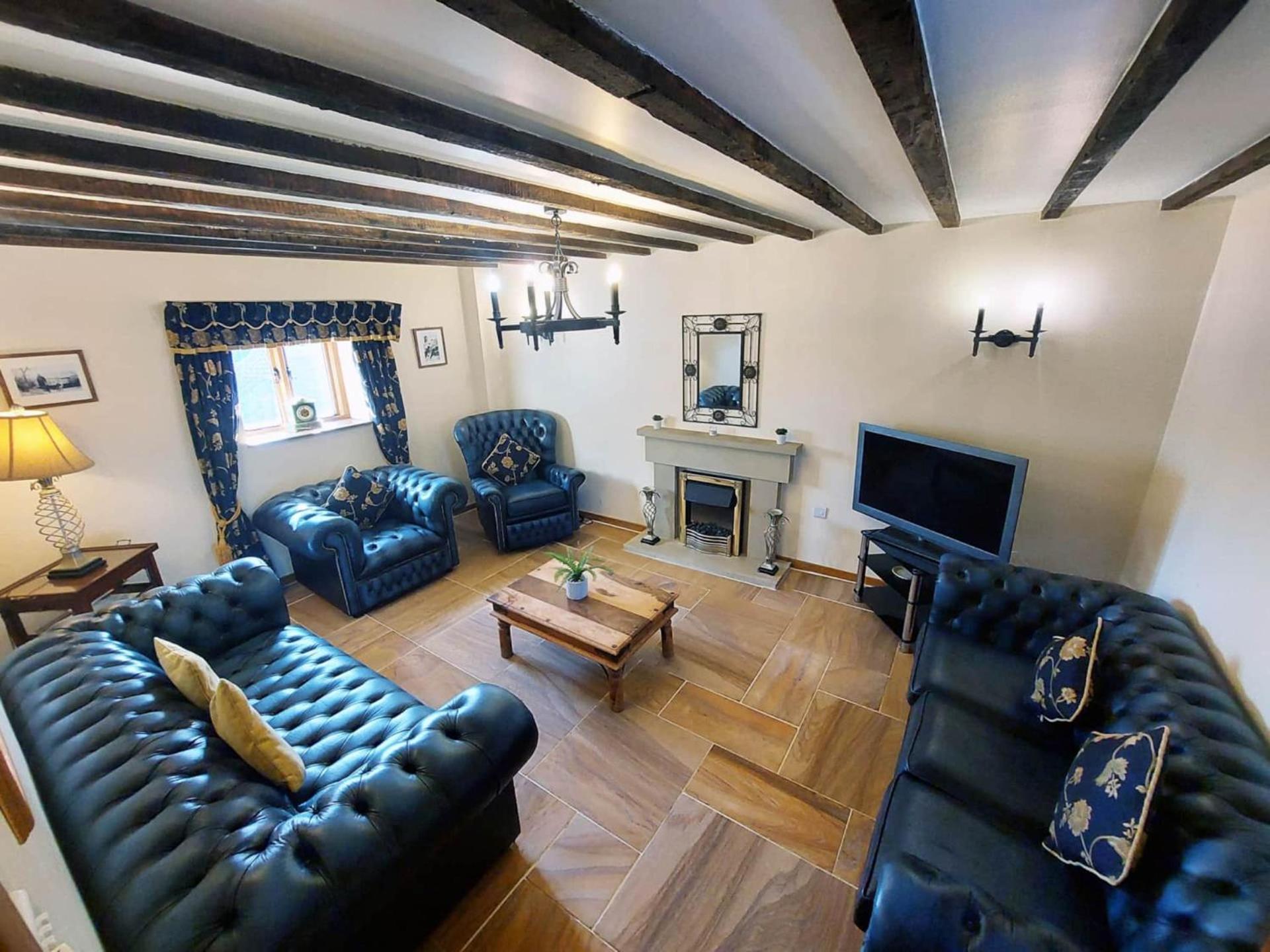 Вилла The Old Mill Barn With Hot Tub And Private Use Of Heated Pool Уиррал Экстерьер фото